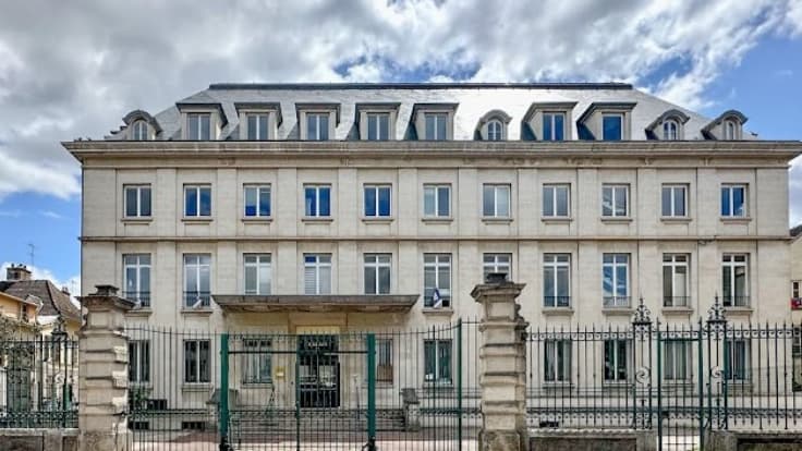 Tribunal de Troyes.