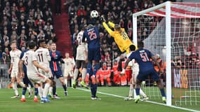 L'erreur de Matvey Safonov lors de Bayern-PSG (1-0, Ligue des champions), le 26 novembre 2024
