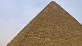 La pyramide de Khéops, le 13 juin 2002