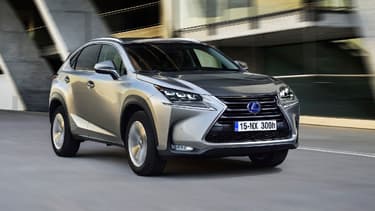 Depuis le 1er janvier 2017, les modèles hybrides, comme ce SUV Lexus ne bénéficient plus du bonus écologique. (image d'illustration)