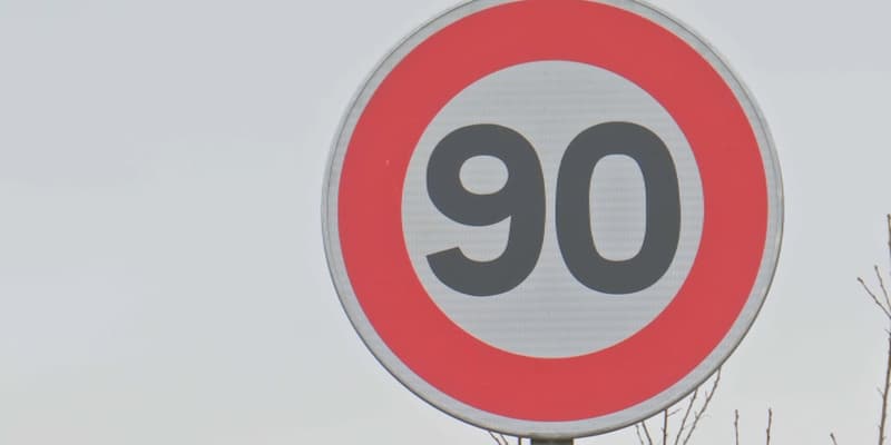 Un panneau 90 km/h (photo d'illustration).