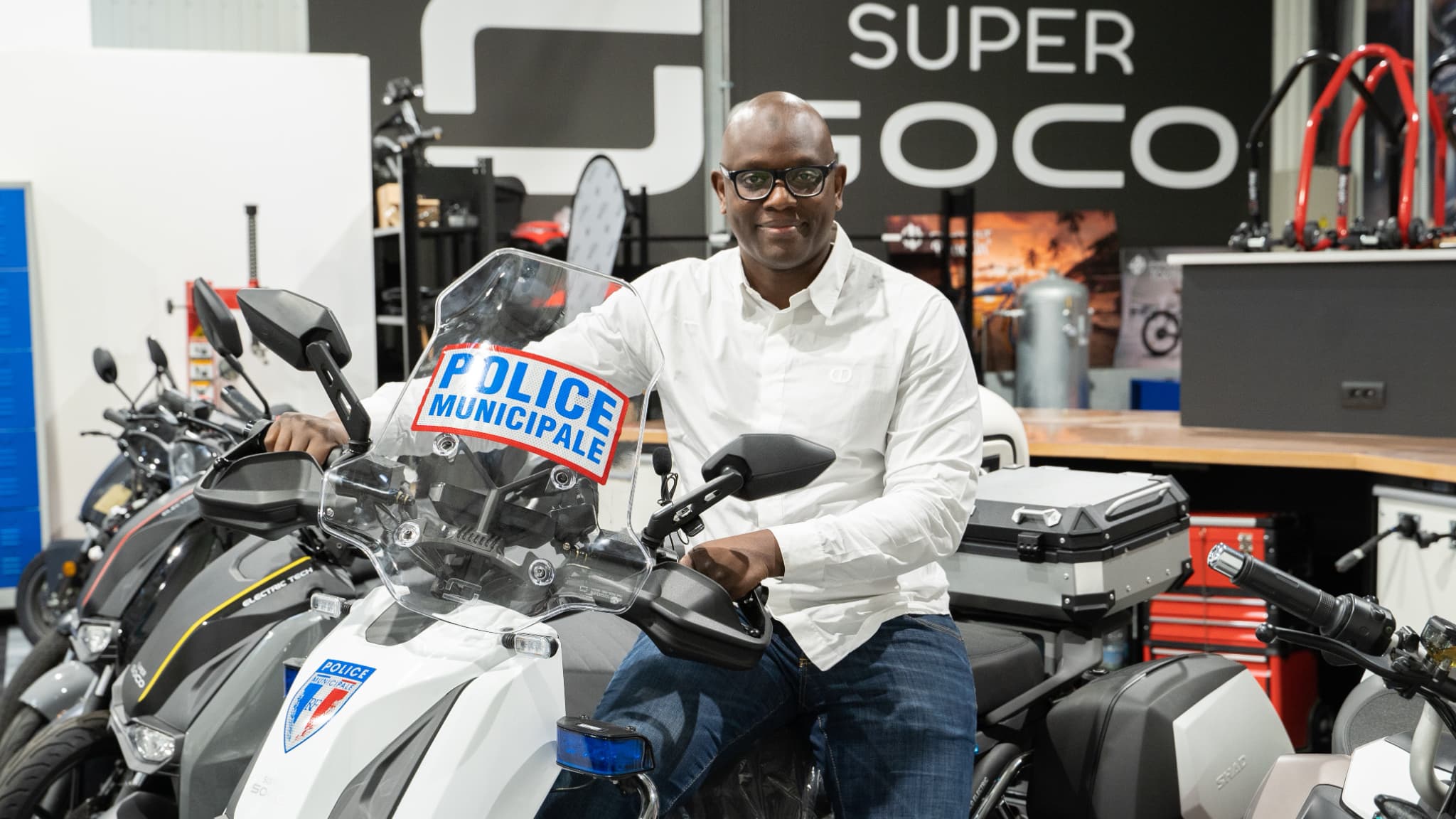 En 2020, Sena Adjovi, président de Green Riders Group, a racheté Super Soco France, constructeur de scooters et motos électriques
