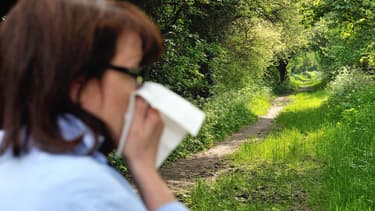 Les femmes déclarent plus souvent souffrir d'allergie par rapport aux hommes.