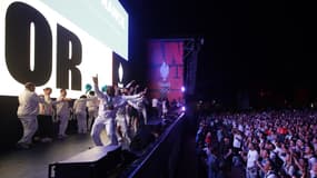 L'équipe de France de judo au Club France après leur titre par équipes aux JO de Paris. 