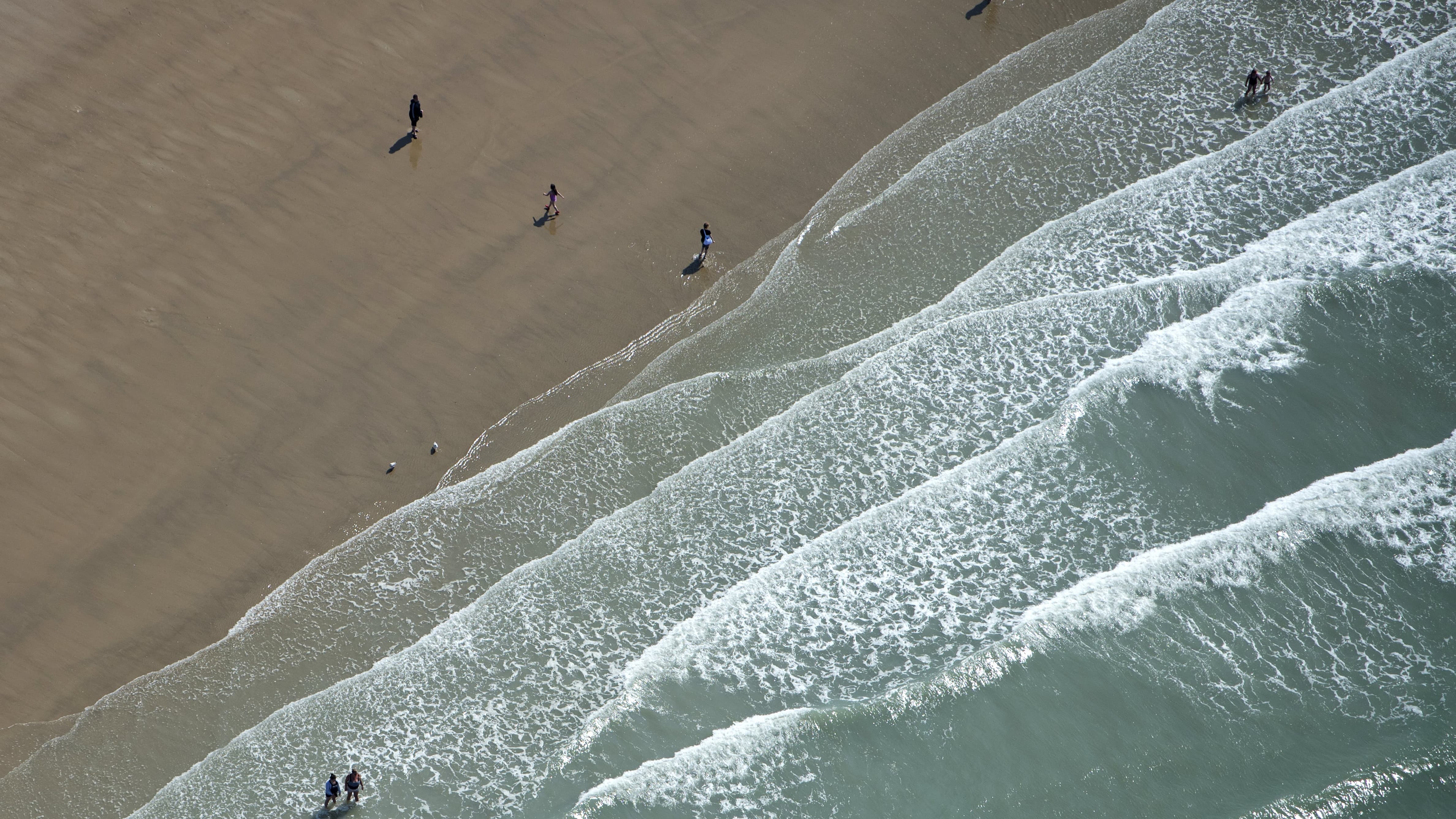 États-unis: des ossements humains vieux de 200 ans retrouvés sur une plage par des touristes