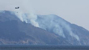 Un hélicoptère près de la ville d'Ofunato, dans la préfecture d'Iwate, le 28 février 2025.