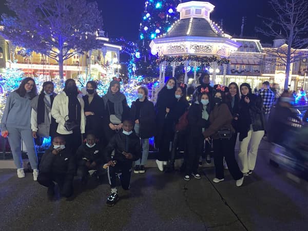 Disneyland association BLO Disneyland association BLO