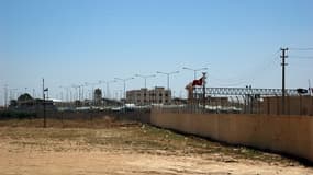 La ligne séparant la Turquie de la Syrie devant le poste-frontière de Tall al-Abyad