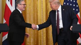 Le président américain Donald Trump tient une conférence de presse avec le Premier ministre britannique Keir Starmer dans la salle Est de la Maison Blanche à Washington, DC, le 27 février 2025.