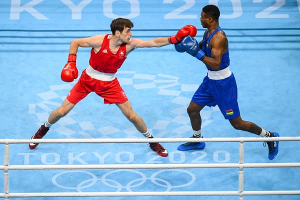 Aidan Walsh contre Merven Clair aux JO de Tokyo