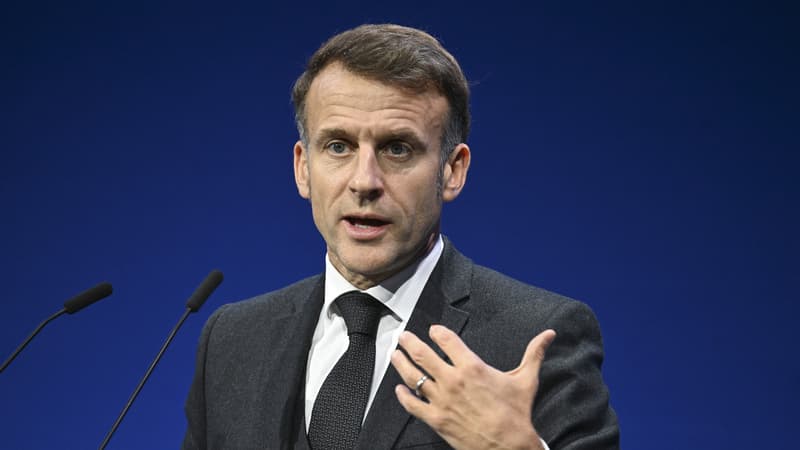 "Mon souhait, c'est que nous puissions avancer": Emmanuel Macron dit être "disponible" pour échanger avec le président algérien