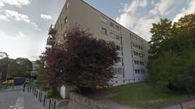 Les parties communes de cet immeuble ont été inondées par des litres d'excréments, prevenant d'une canalisation d'un appartement non-habité