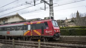 Un train régional TER 