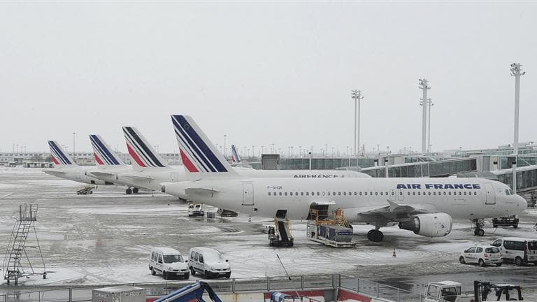 Les pistes de Roissy sous la neige
