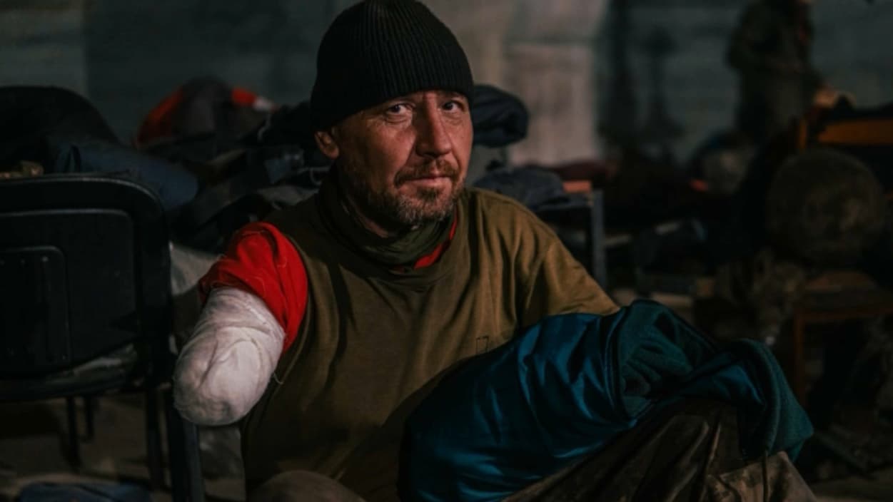 Un soldat du régiment d'Azov retranché à Azovstal. Un soldat du régiment d'Azov retranché à Azovstal.