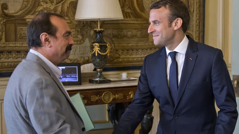 Emmanuel Macron et le secrétaire général de la CGT Philippe Martinez, le 23 mai 2017.