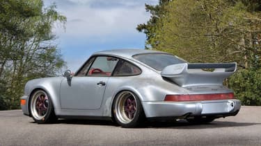 2,.01 millions d'euros, c'est le prix auquel a été adjugé cette 911 le week-end dernier en Italie.