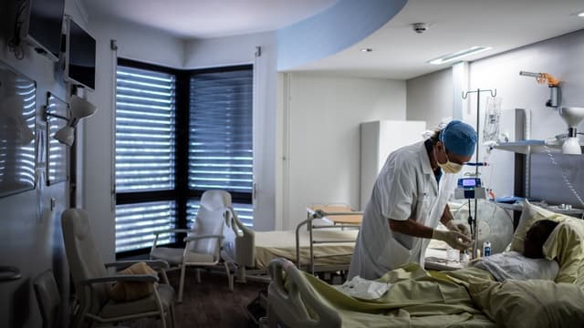 Une chambre de l'hôpital Saint-Louis à Paris le 28 mai 2020.