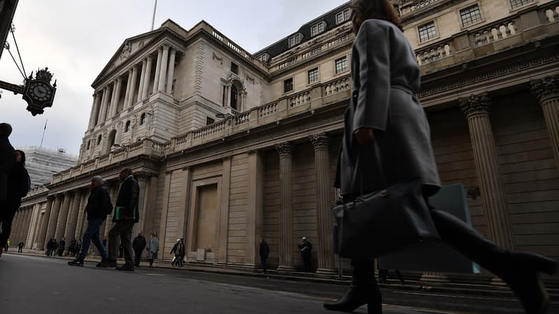 La banque d'Angleterre relève ses prévisions de croissance pour 2017.