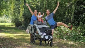 Rémi Le Calvez, Anaëlle Tarot et leur bébé Charlotte le 27 juillet lors de leur randonnée le long de la Somme