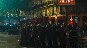 Des policiers lors de la manifestation parisienne 