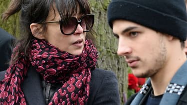 Sophie Marceau et son fils Vincent, à l'enterrement de son ex-mari, le cinéaste Andrzej Zulawski.