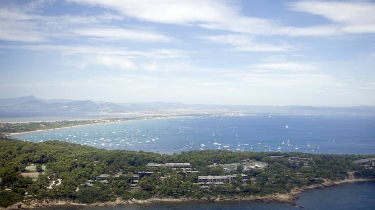 Vue de la presqu'île de Giens, sur la commune de Hyères (Var), le 12 août 2011