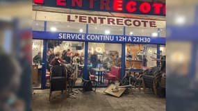 Plusieurs opposants à la loi immigration ont pris pour cible un restaurant où dînait des élus du RN à Marseille, le 21 décembre 2023.