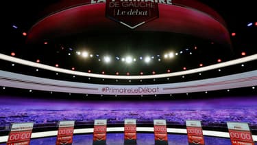 Le plateau de débat télévisé pour la primaire à gauche, début 2017