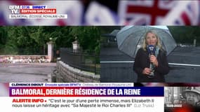 Mort de la reine Elizabeth II: à Balmoral, les habitants viennent déposer des fleurs et des bougies devant le château 