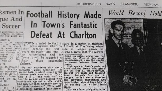 Le compte-rendu du match Charlton-Huddersfield de décembre 1957 dans le Huddersfield Daily Examiner Le compte-rendu du match Charlton-Huddersfield de décembre 1957 dans le Huddersfield Daily Examiner