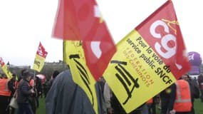 Grève à la SNCF: comment les cheminots font-ils pour tenir financièrement?