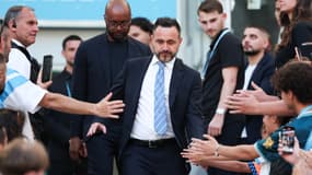Roberto De Zerbi avec des supporters de l'OM le 17 mai 2025