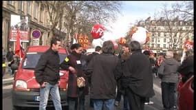 Plusieurs milliers de manifestants se sont rassemblés mardi en début d'après midi place du Châtelet
