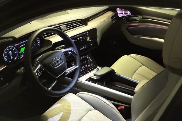 L'habitacle très soigné de l'Audi E-tron Sportback. L'habitacle très soigné de l'Audi E-tron Sportback.
