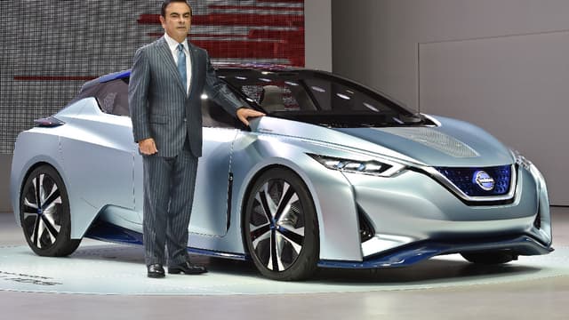 Carlos Ghosn, le PDG de l'Alliance Renault-Nissan devant la Nissan IDS, un concept de véhicule autonome présenté en 2015. (image d'illustration)