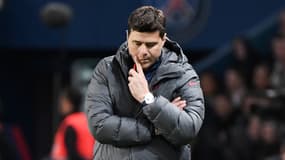 Mauricio Pochettino pensif pendant un match du PSG, fin avril 2022
