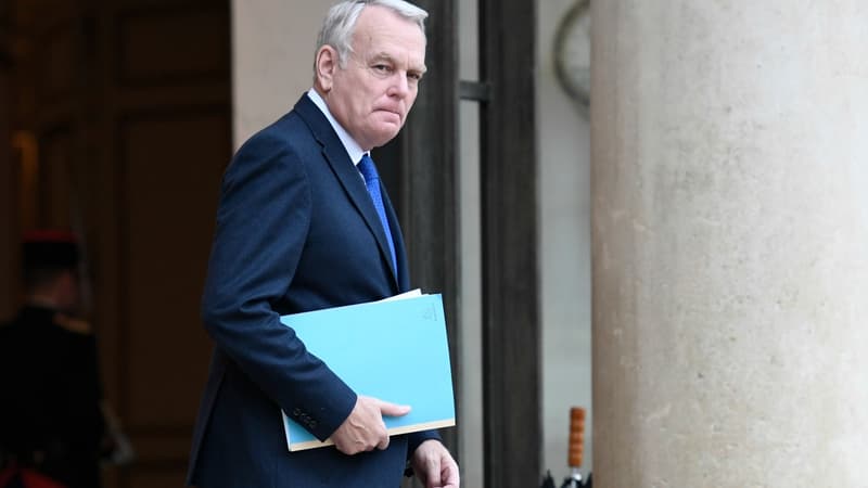 Jean-Marc Ayrault au sortir de l'Elysée. 