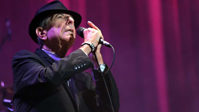 Leonard Cohen lors d'un concert à L'Olympia à Paris en 2012