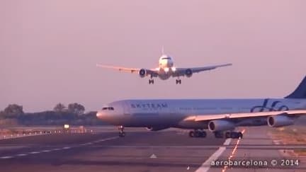 Un avion qui allait atterrir à l'aéroport de Barcelone a dû remettre les gaz pour éviter une collision, samedi 5 juillet 2014.