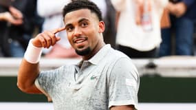 Arthur Fils lors du premier tour de Roland Garros, le 26 mai 2025