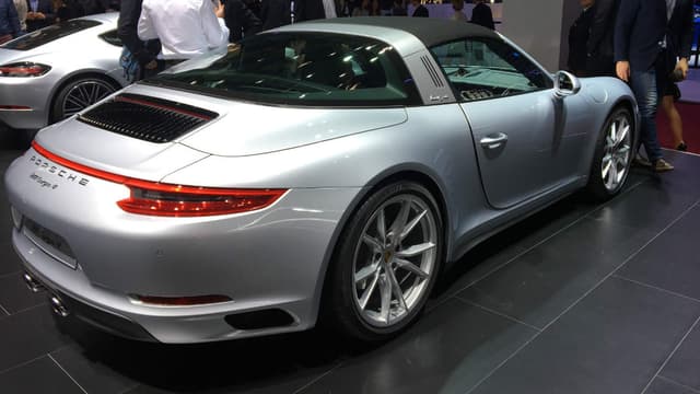 La nouvelle Porsche 911 Targa, au Mondial de l'Automobile 2016, à Paris, en octobre.
