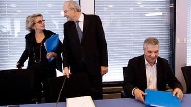 En 2009, les contrats de Françoise Laborde et Rachid Arhab -entourant ici Michel Boyon- avaient fait du bruit