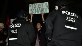 Des manifestants protestent contre les scores réalisés par l'extrême droite aux législatives, le 24 septembre 2017 à Berlin