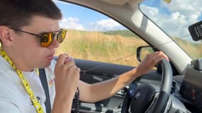 Immersion à bord de la voiture Cofidis lors du Tour de France Femmes, 15 août 2024