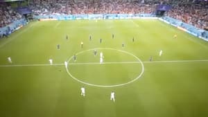 L'arbitre de France-Tunisie siffle la fin du match après avoir autorisé l'engagement