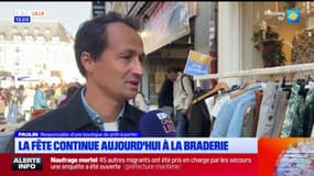 “C’est un beau week-end” : Paulin, gérant d’une boutique de prêt-à-porter, raconte son expérience lors de la Braderie de Lille