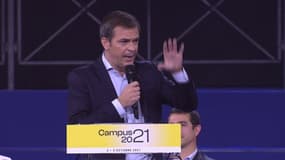 "Je suis ministre en charge de la Santé, je ne peux décemment pas tirer sur une ambulance": Olivier Véran s'attaque au PS dans son discours à Avignon