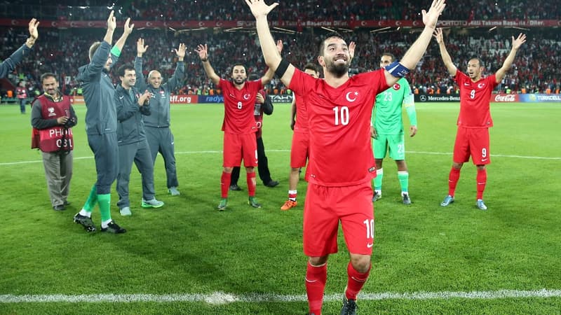 Arda Turan (au premier plan), pièce maîtresse du collectif turc