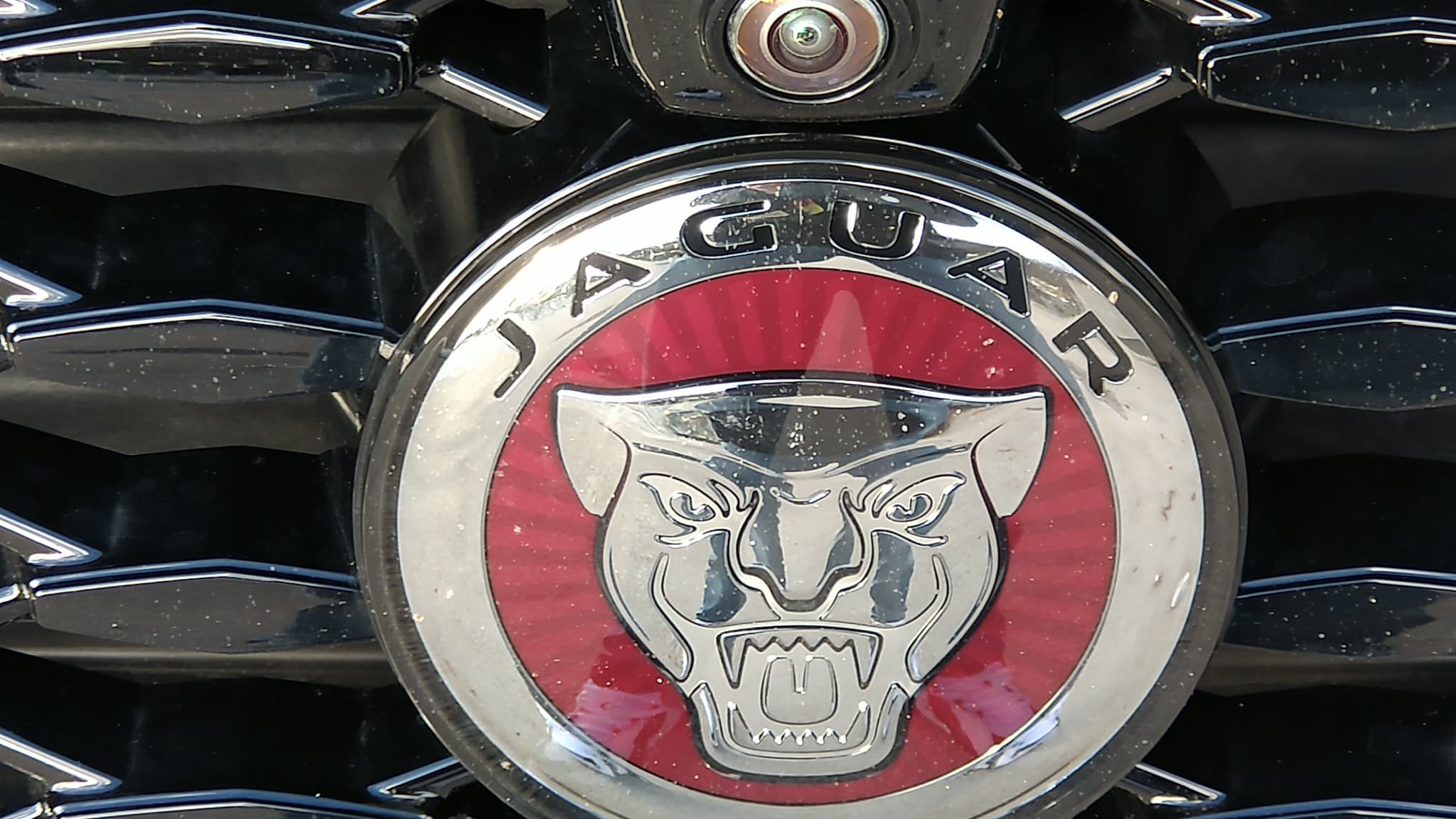 Jaguar est l'un des rares constructeurs à proposer l'E85 en 1ère monte. Jaguar est l'un des rares constructeurs à proposer l'E85 en 1ère monte.